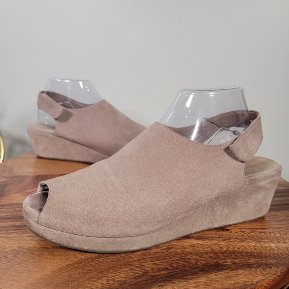 Chocolat Blu Yana Suede Wedge Sandals Size 9.5 Taupe Casual Comfy - Picture 3 of 16
